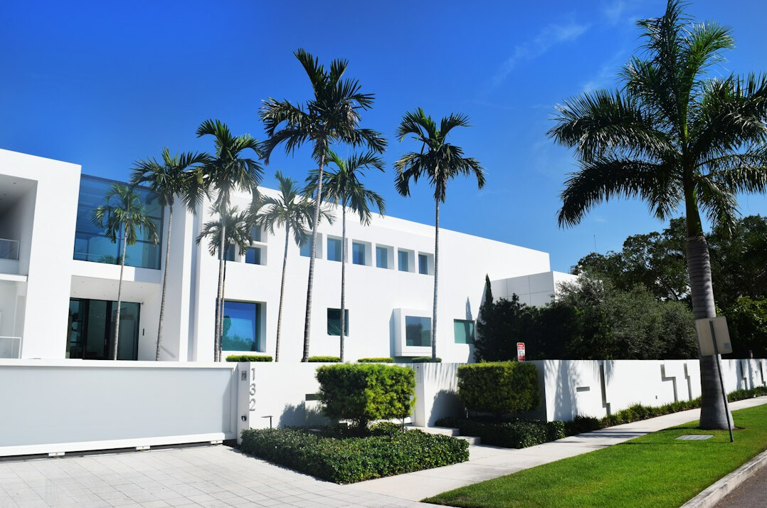 celebrity luxury mansion exterior